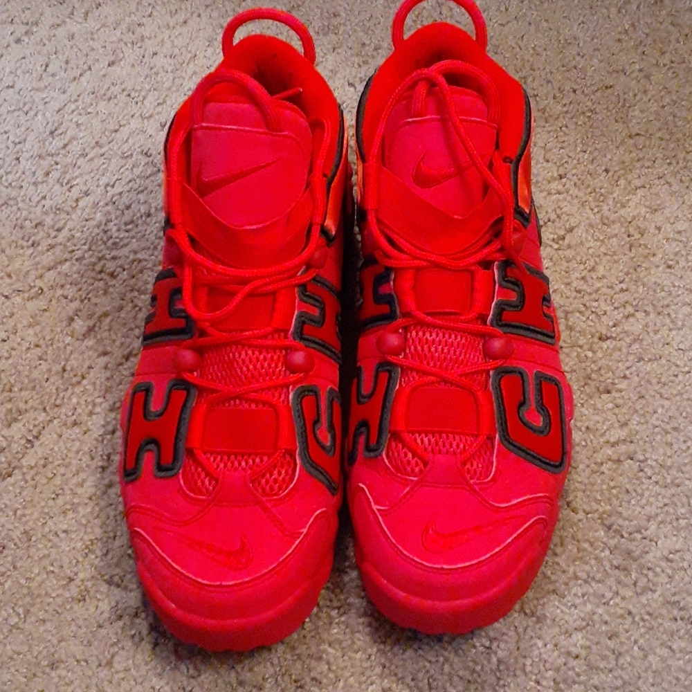 Nike up-tempo